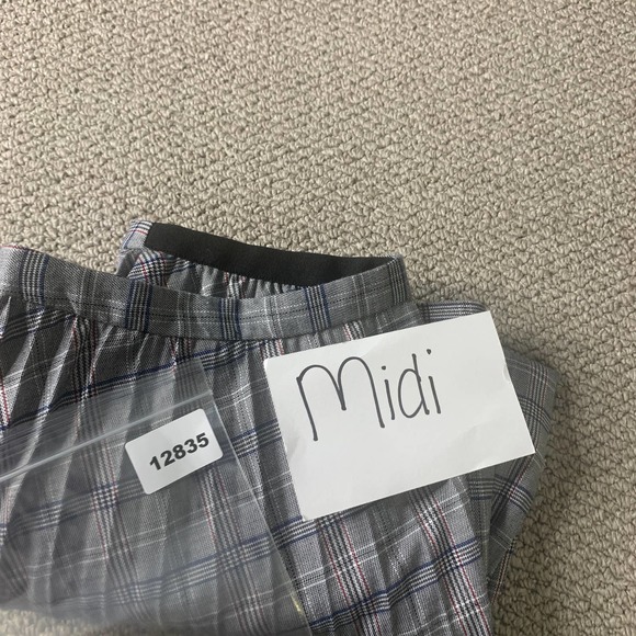 MAAC‎ London Womens Skirt Size Medium Gray Plaid Pleated Midi A-Line Pull On - Picture 11 of 11
